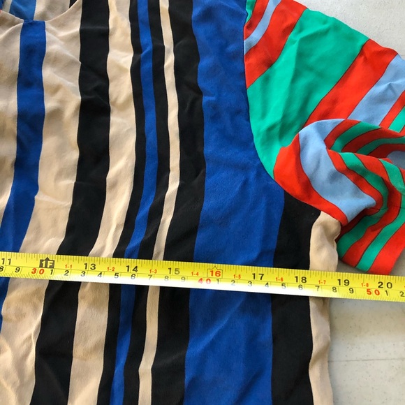 Diane Von Furstenberg Silk Short Sleeve Blouse Med - Picture 8 of 8